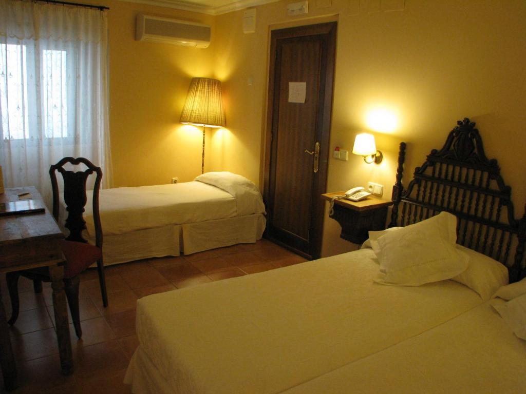Hotel Don Carlos Caceres Bilik gambar
