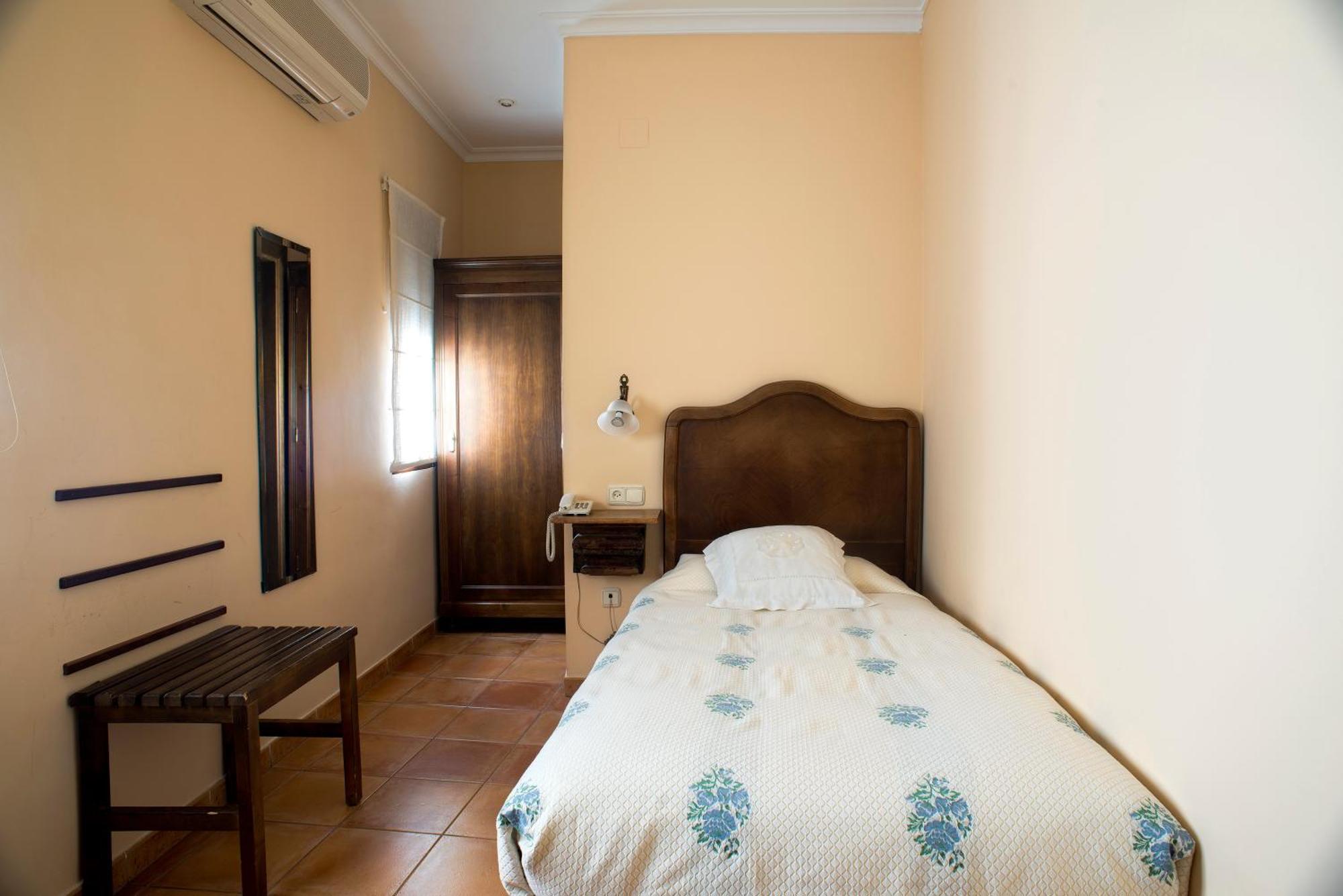 Hotel Don Carlos Caceres Bilik gambar