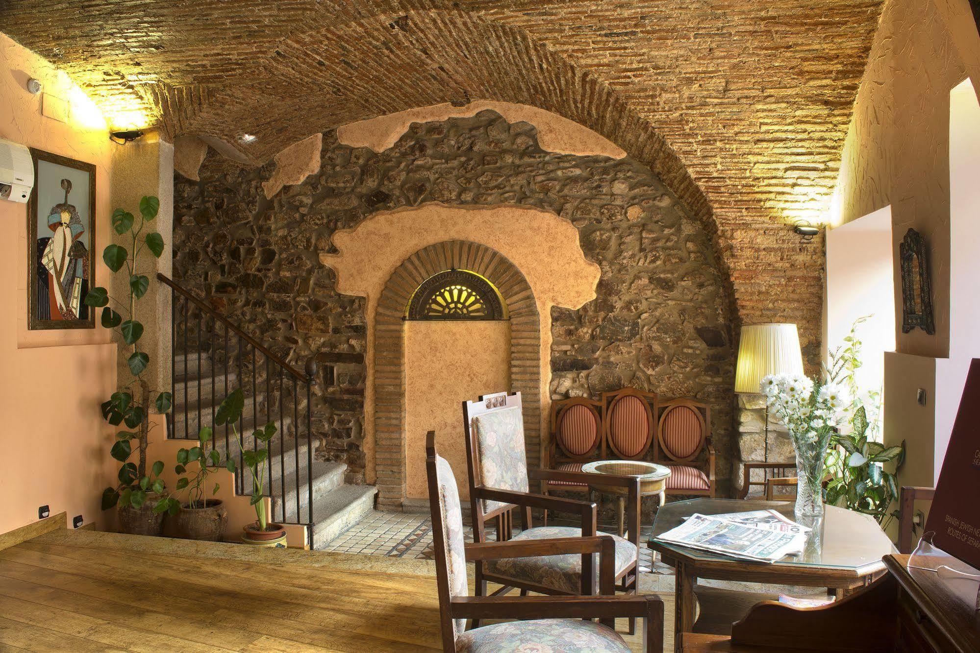 Hotel Don Carlos Caceres Luaran gambar