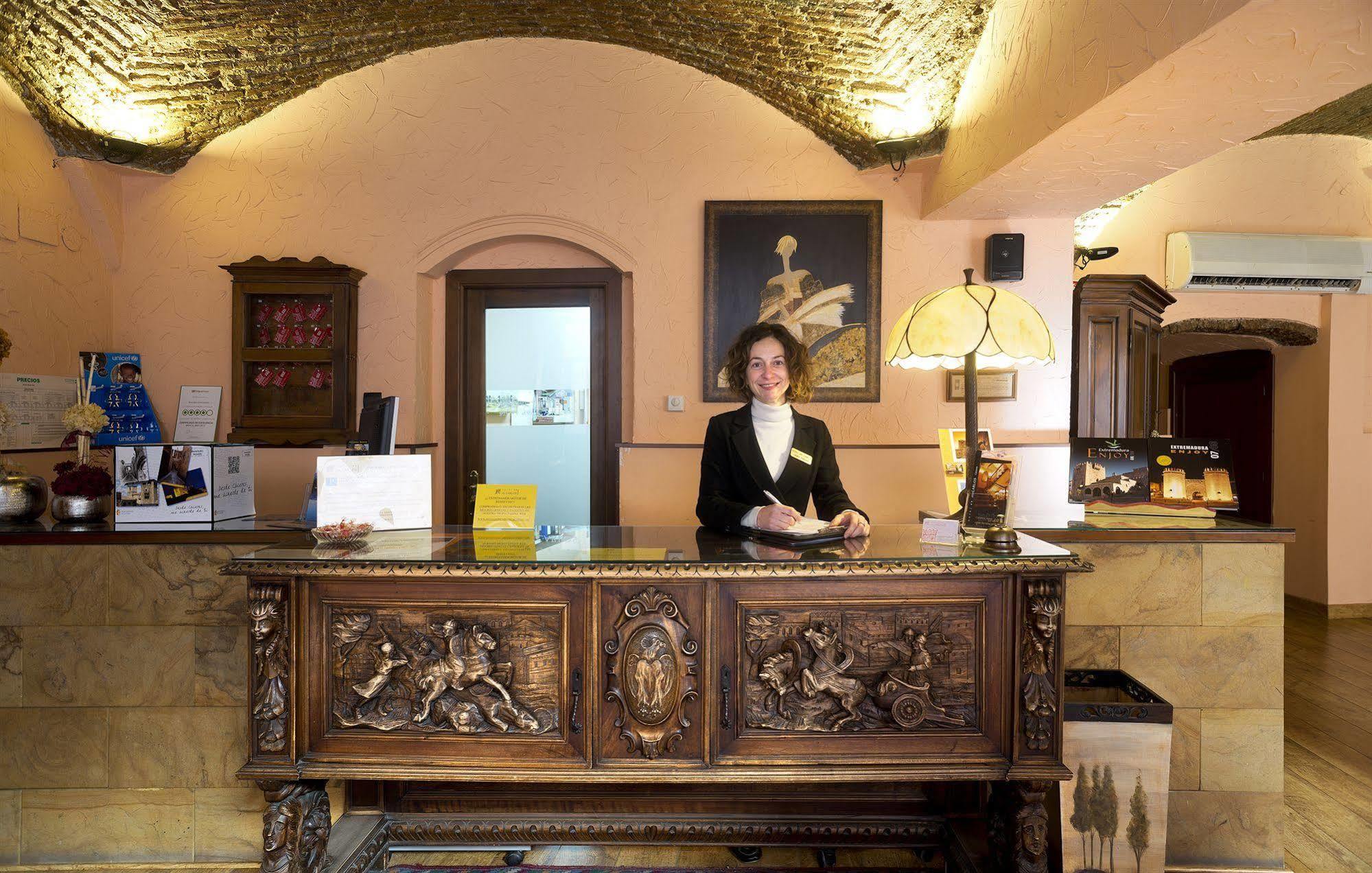 Hotel Don Carlos Caceres Luaran gambar
